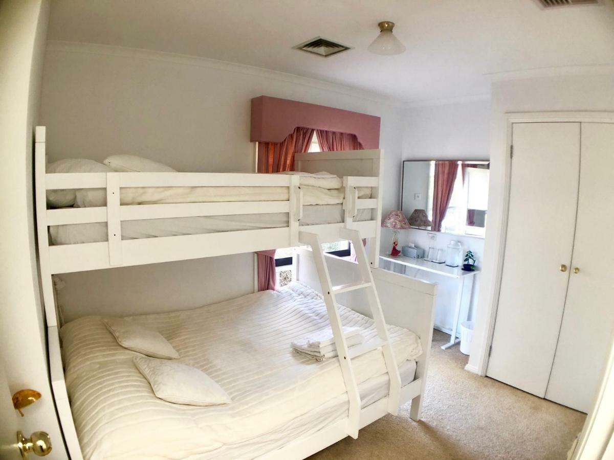 Melbourne Garden Bed And Breakfast Melton South Экстерьер фото